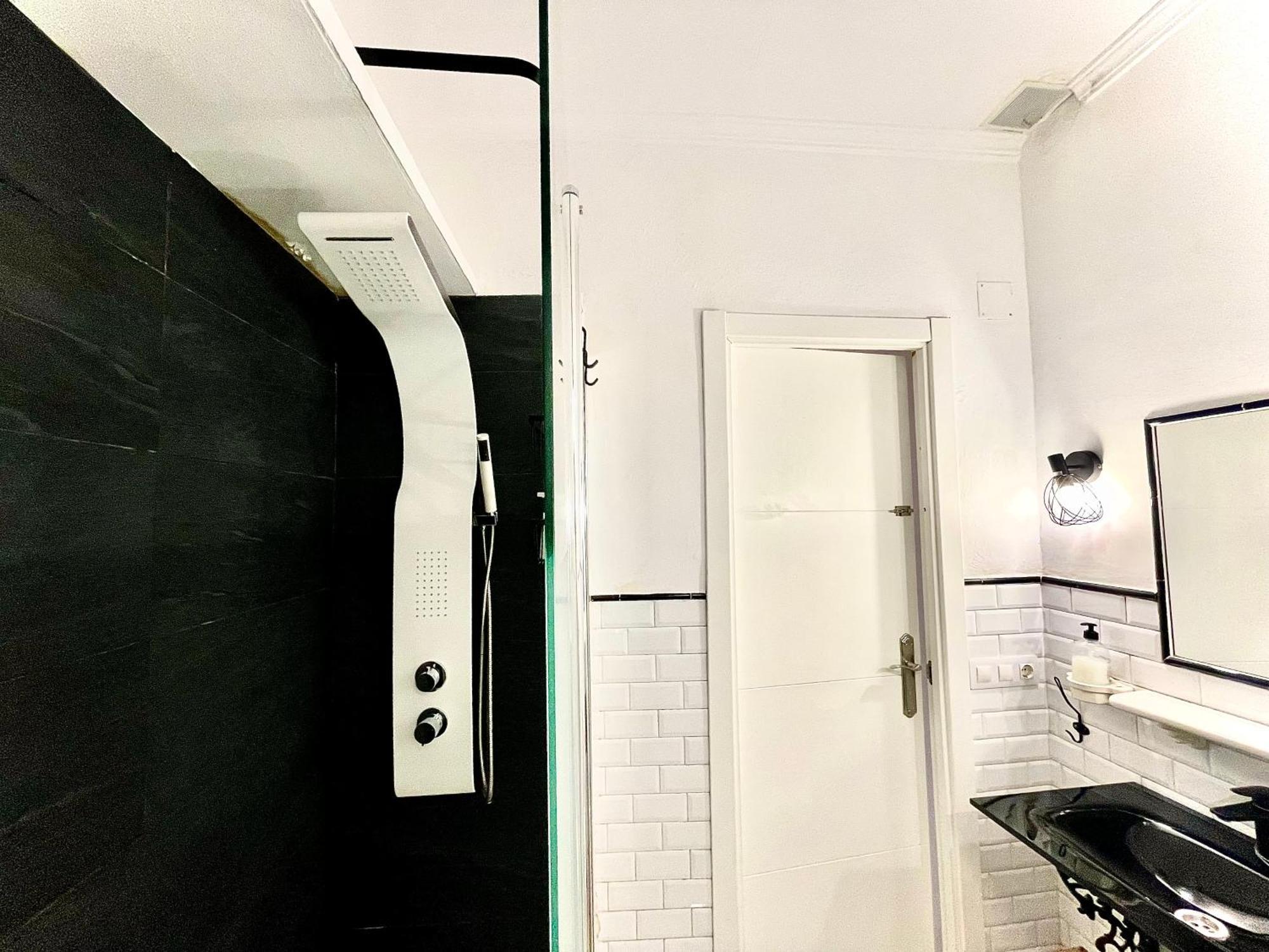 House -Rooftop&Jacuzzi -Stayinseville Luaran gambar